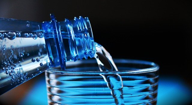 Como emagrecer rápido: beba água